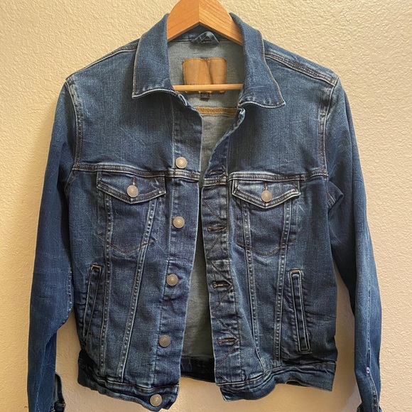 American Eagle Medium Wash Jean Jacket - Picture 4 of 8